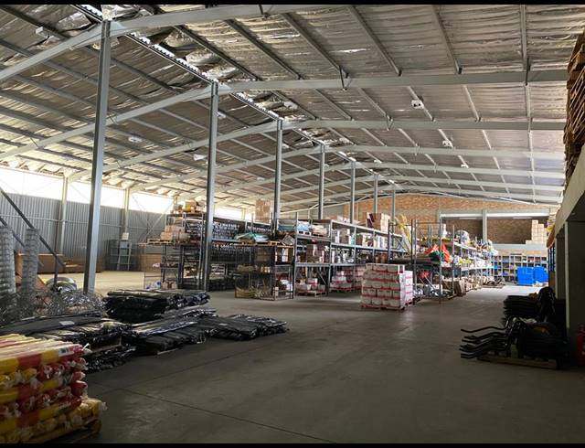 4,670M² WAREHOUSE FOR SALE IN HALFWAY HOUSE